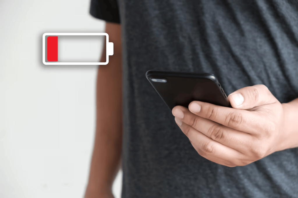 La batería del celular se puede desgastar con el paso del tiempo. | Foto: Getty Images/iStockphoto