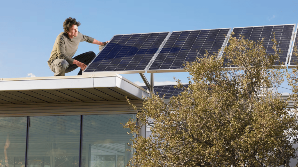 Los paneles solares permiten a los hogares generar su propia electricidad. | Foto: Getty Images